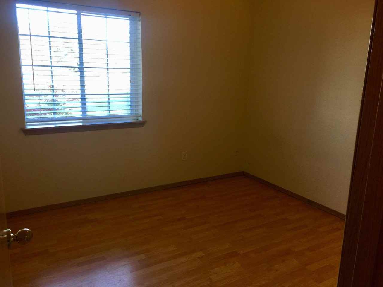 8610 295th St S - Photo 4 of 14