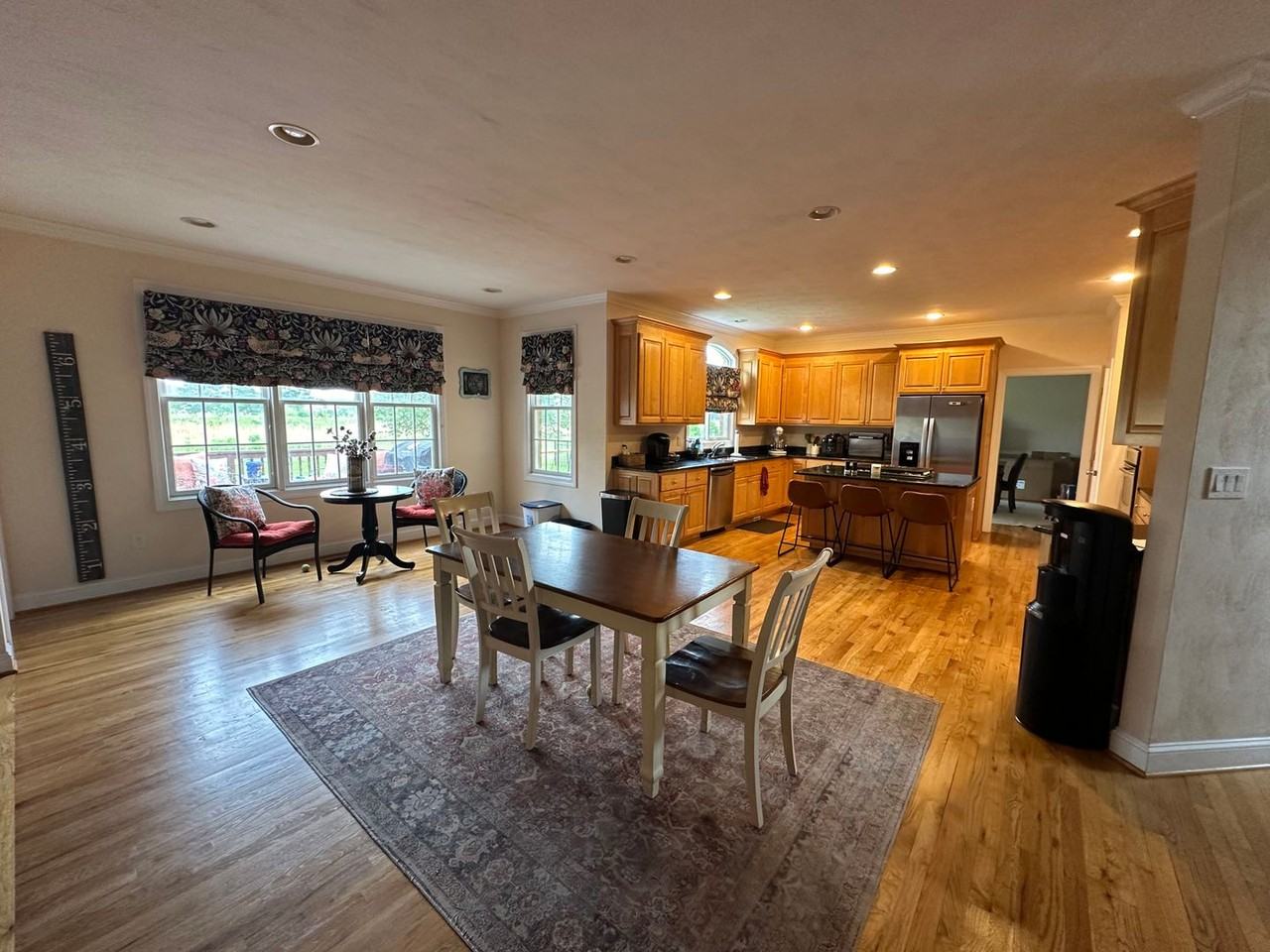 1320 Club House Dr - Photo 6 of 26