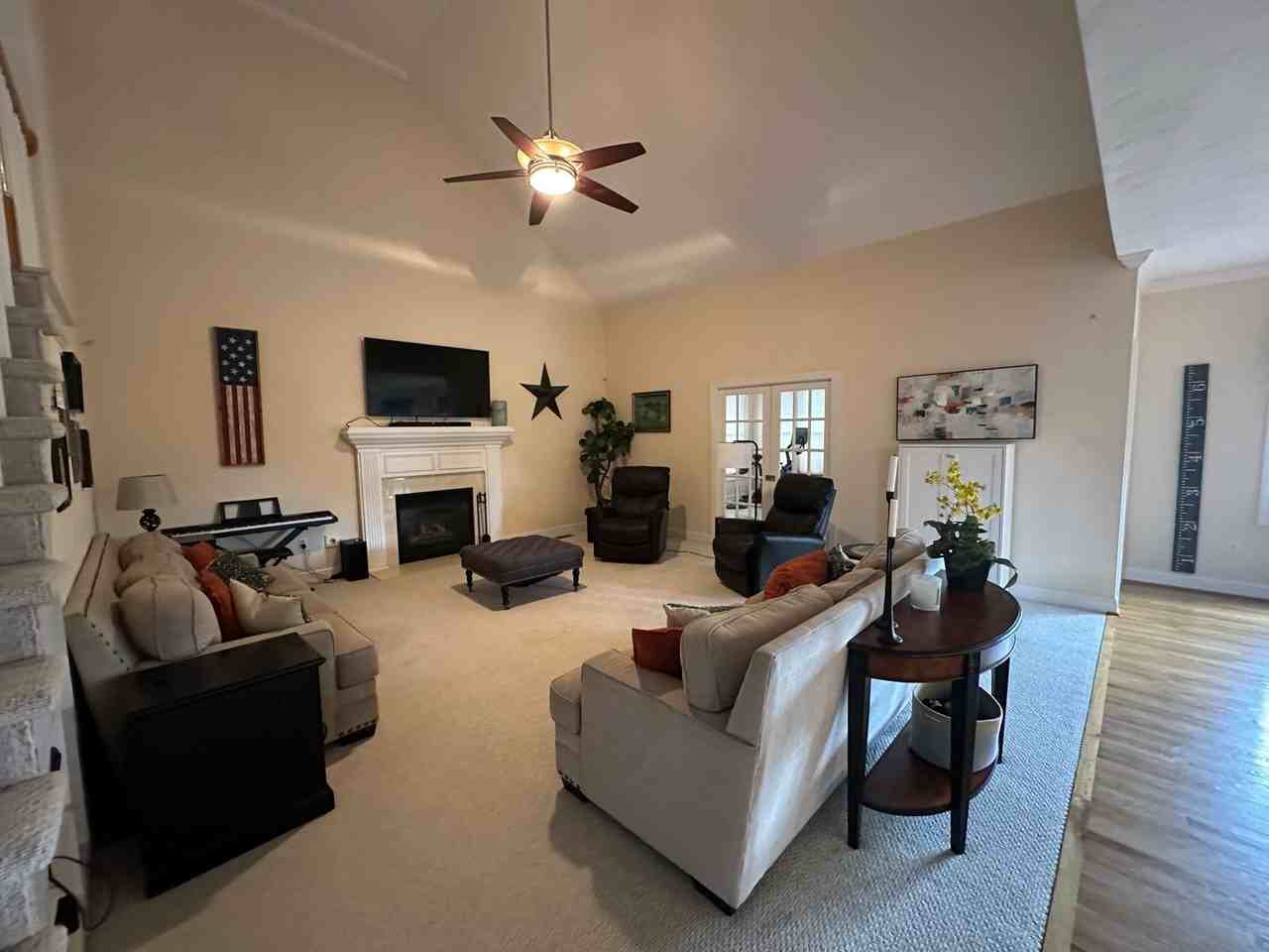 1320 Club House Dr - Photo 7 of 26