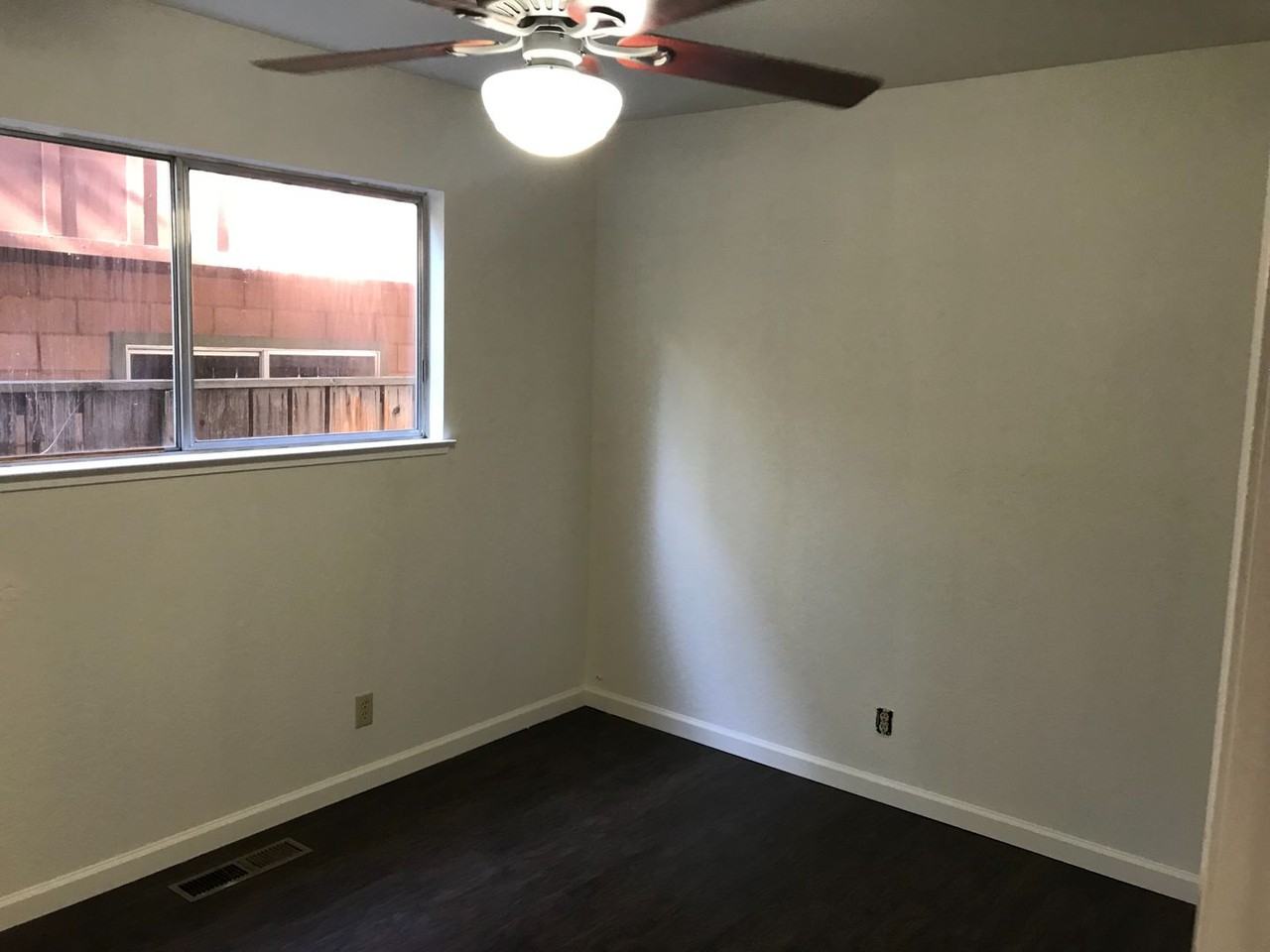 2499 Kubel Ave - Photo 3 of 17