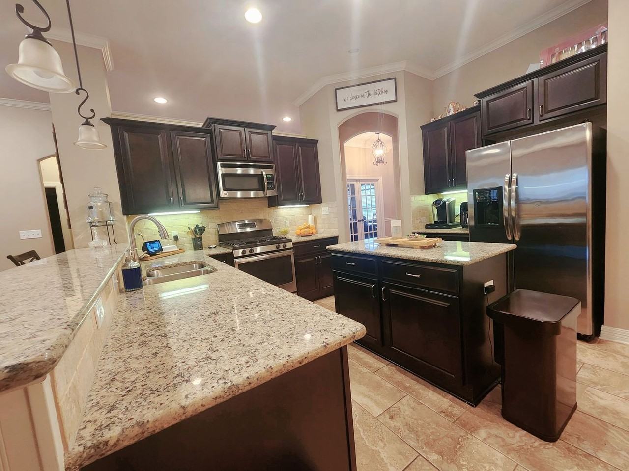 1061 Spanish Moss Cir - Photo 3 of 9