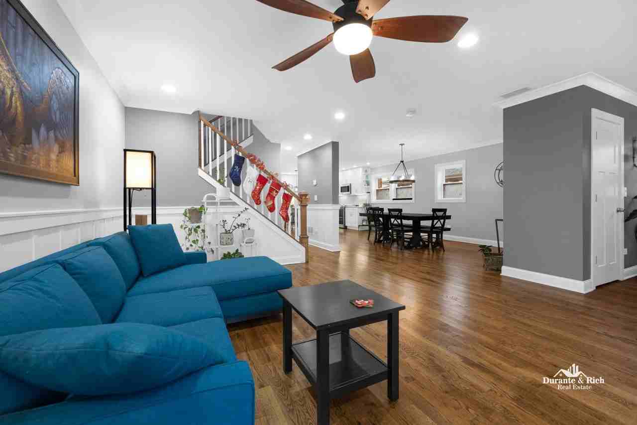 1545 Forest Rd - Photo 3 of 27