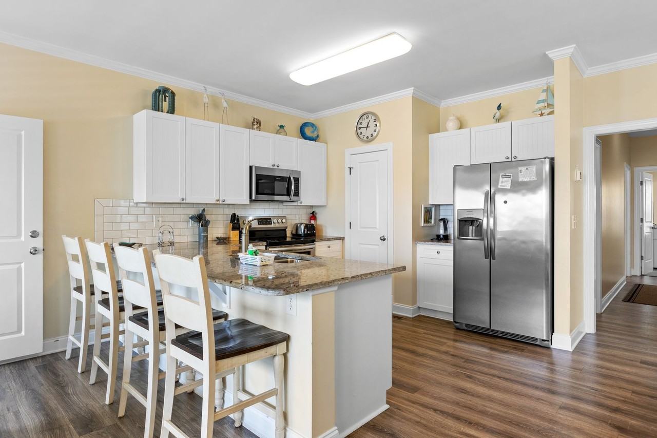 618 A Kure for the Sol @ 618 S 4th Ave #1 - Photo 7 of 22