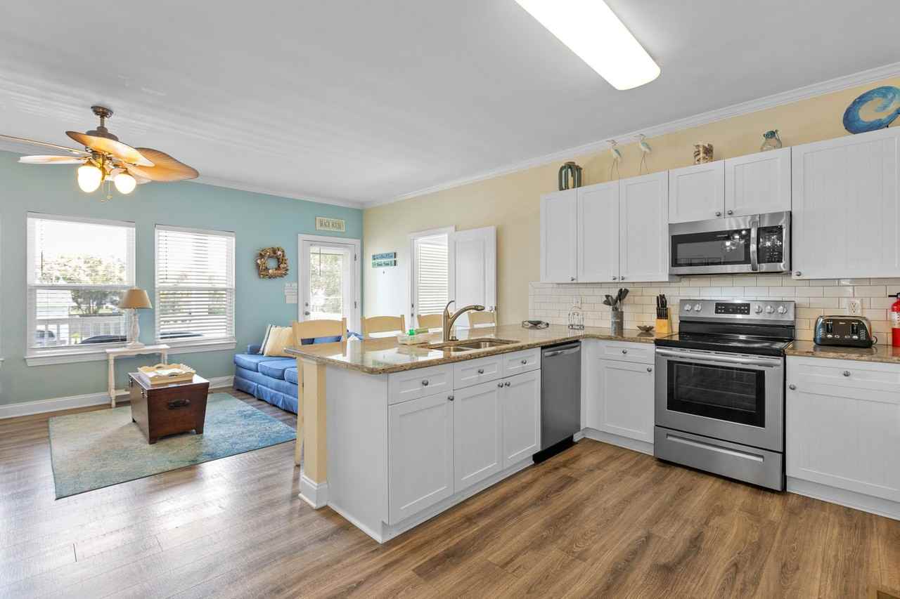 618 A Kure for the Sol @ 618 S 4th Ave #1 - Photo 2 of 22
