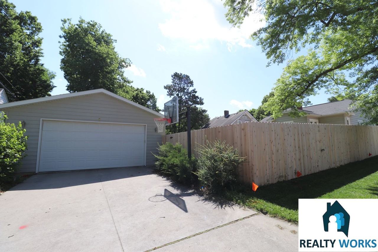 3166 Van Dorn St - Photo 2 of 23