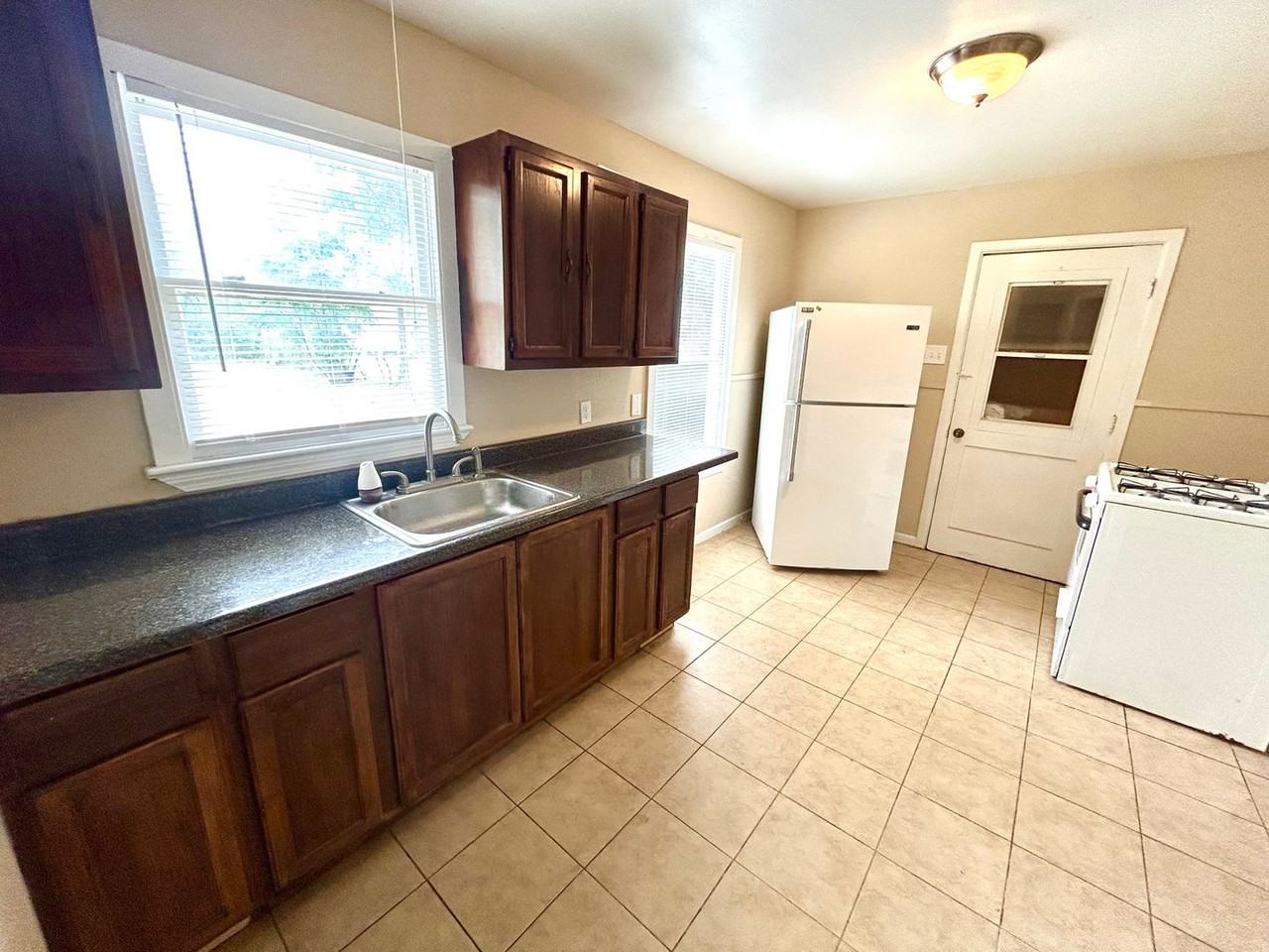 218 La Manda Blvd - Photo 6 of 16