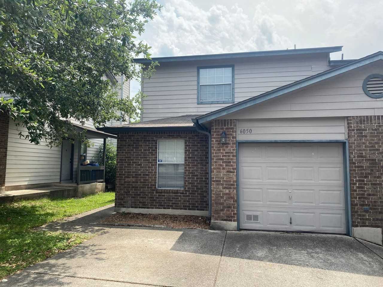 6050 Bantry Bay - Photo 2 of 31