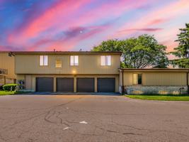 featured image of 41562 Bedford Dr