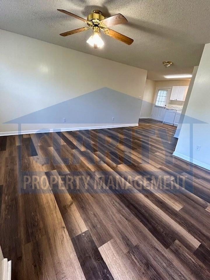 129 Brooke Ln Ne - Photo 4 of 18