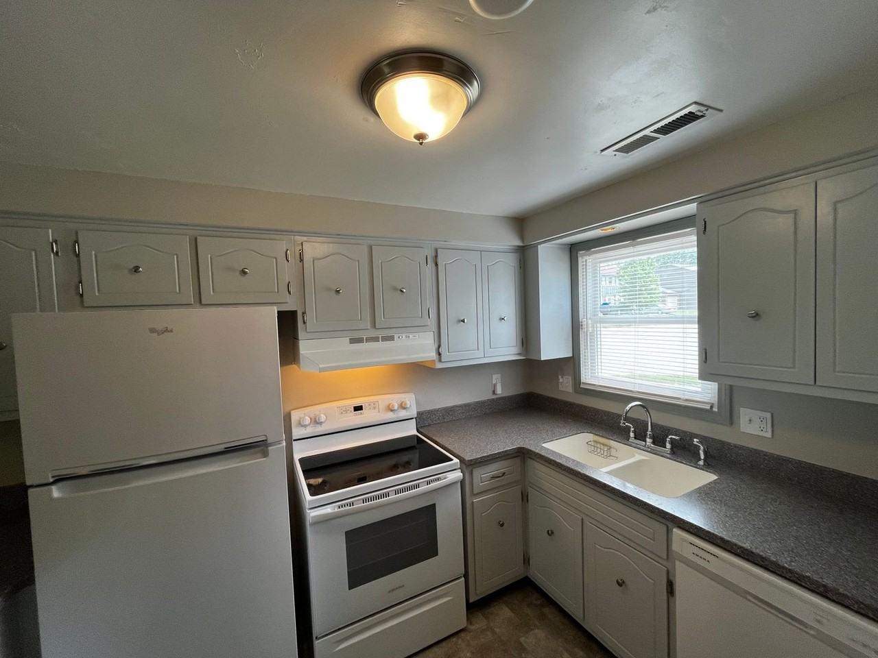 3525 Redbird Trl - Photo 3 of 20