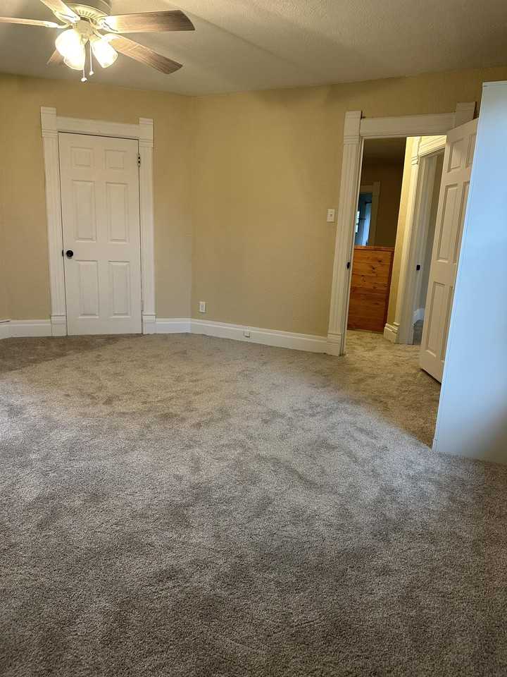 202 E Graham St #2 - Photo 4 of 10