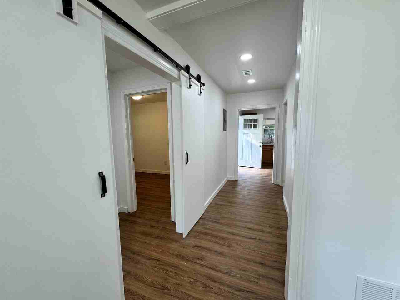 719 E College St #1 - Photo 3 of 7