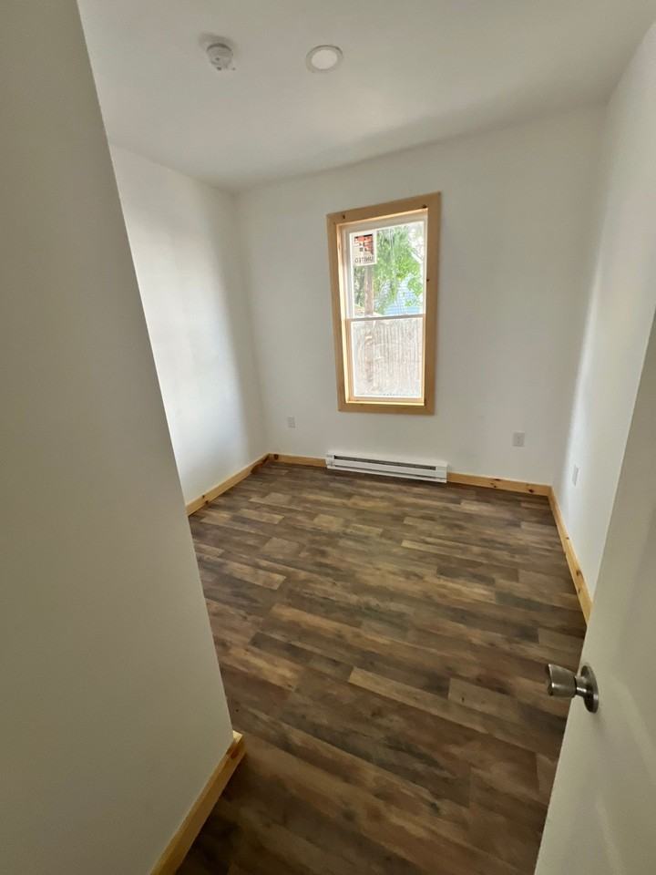 706 Penn St #2 - Photo 5 of 7