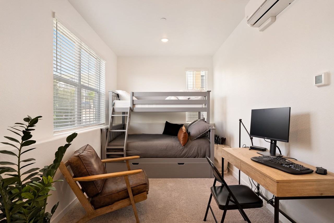 Vinifera - Photo 5 of 26