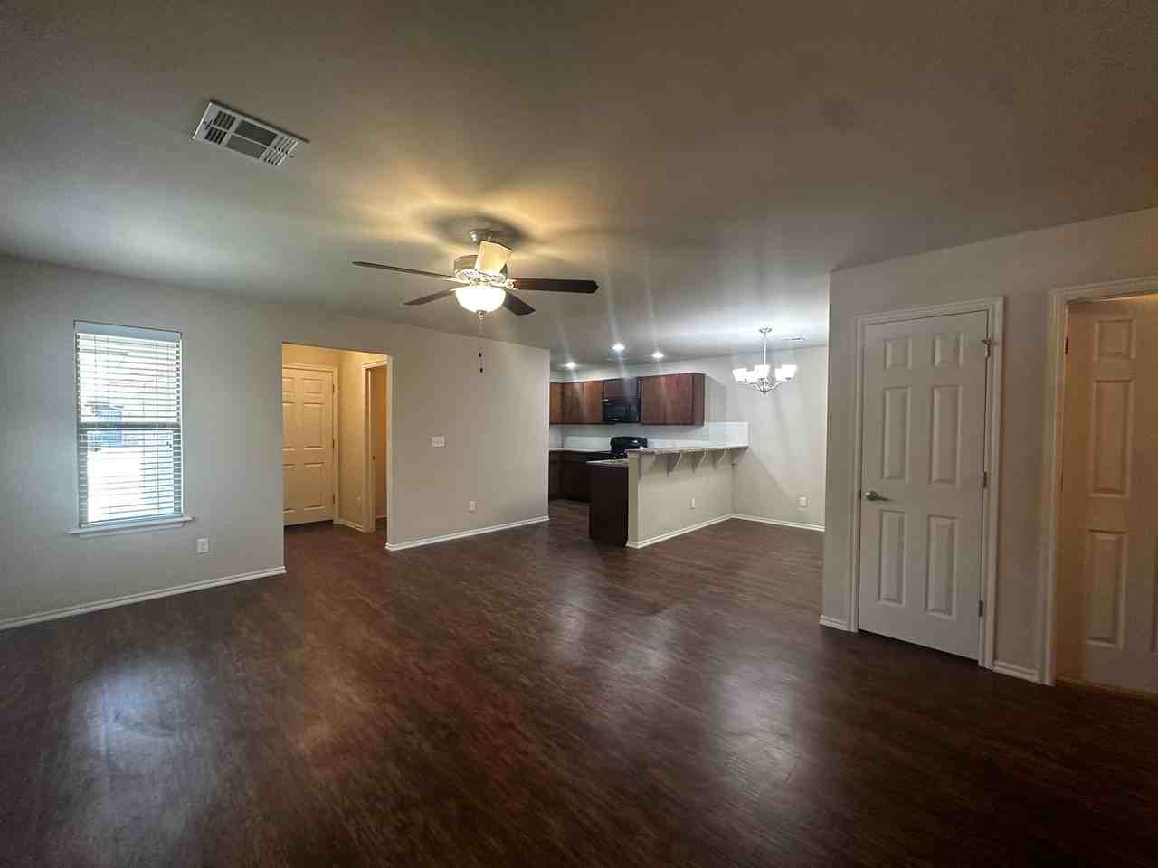 785 Sw 13th St - Photo 4 of 25