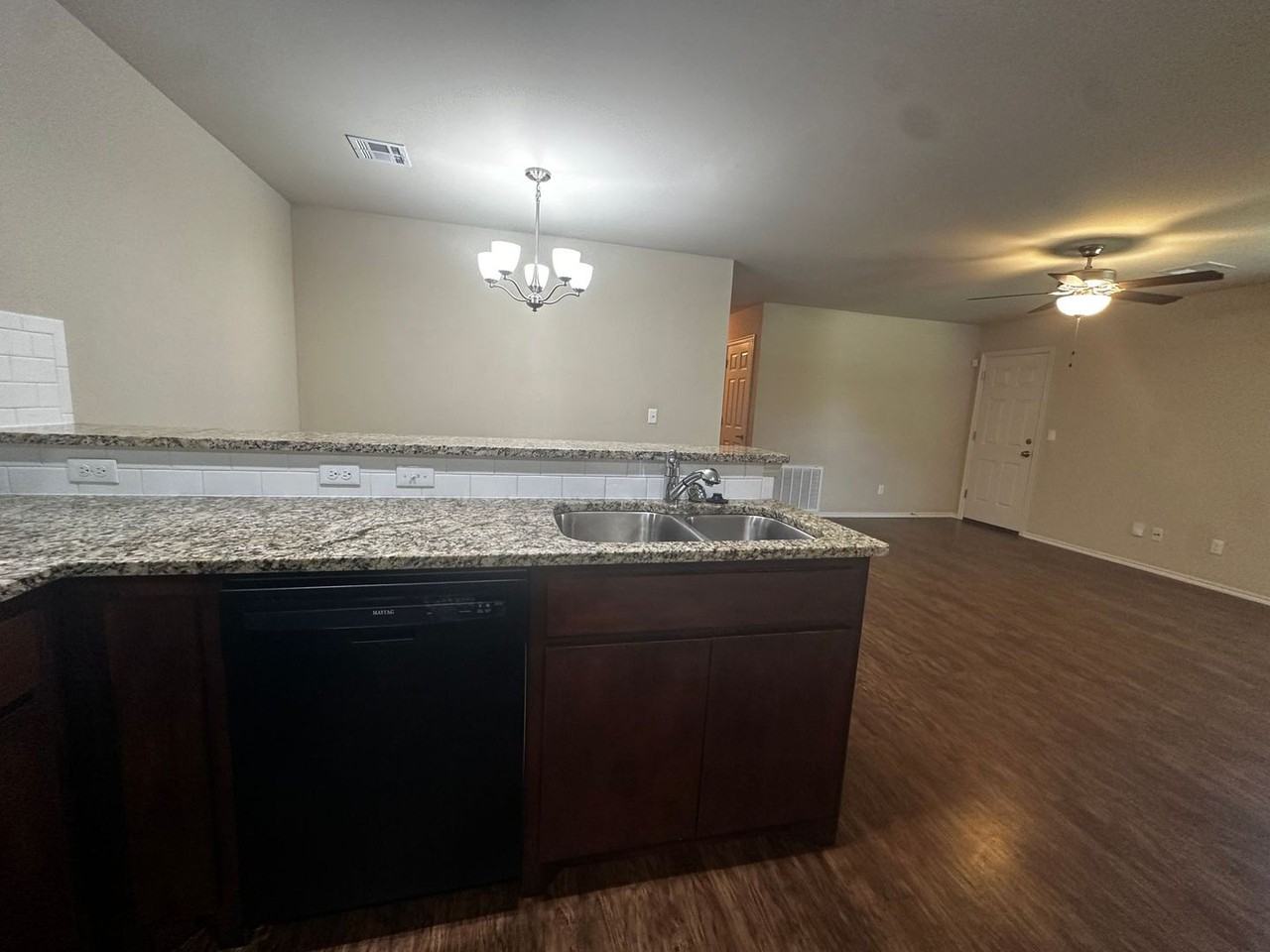 785 Sw 13th St - Photo 7 of 25