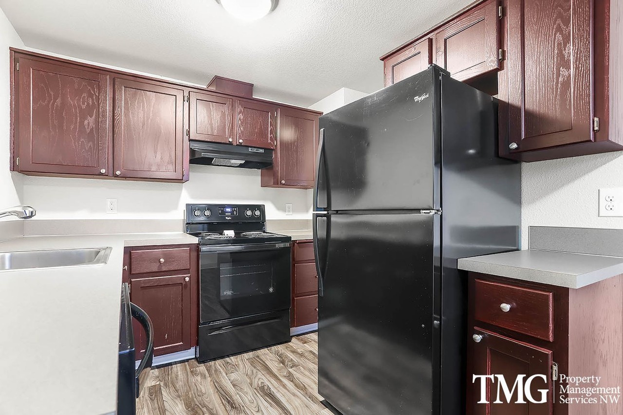 River View Apartments - Photo 6 of 33