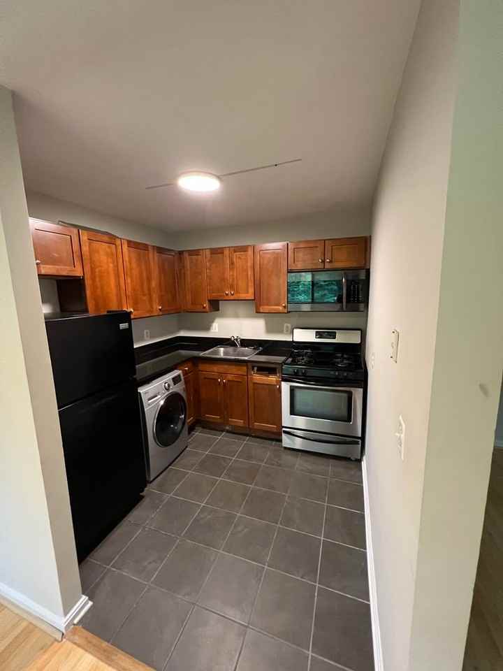 3111 Naylor Road Southeast #301 - Photo 5 of 15