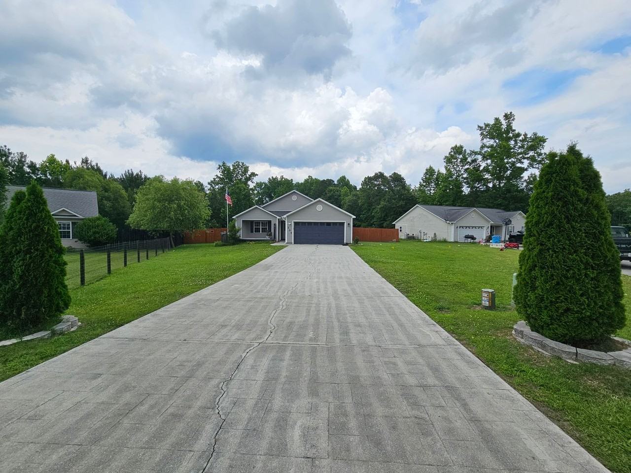 307 Big Tree Ln - Photo 2 of 17