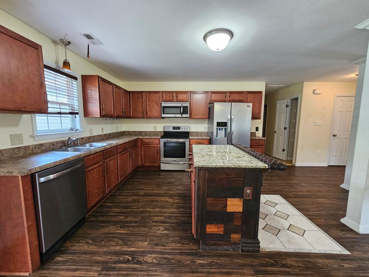 307 Big Tree Ln - Photo 6 of 17