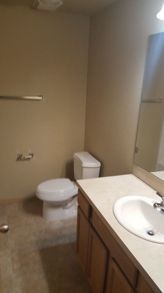 1440 SE Willow Drive - Photo 3 of 6