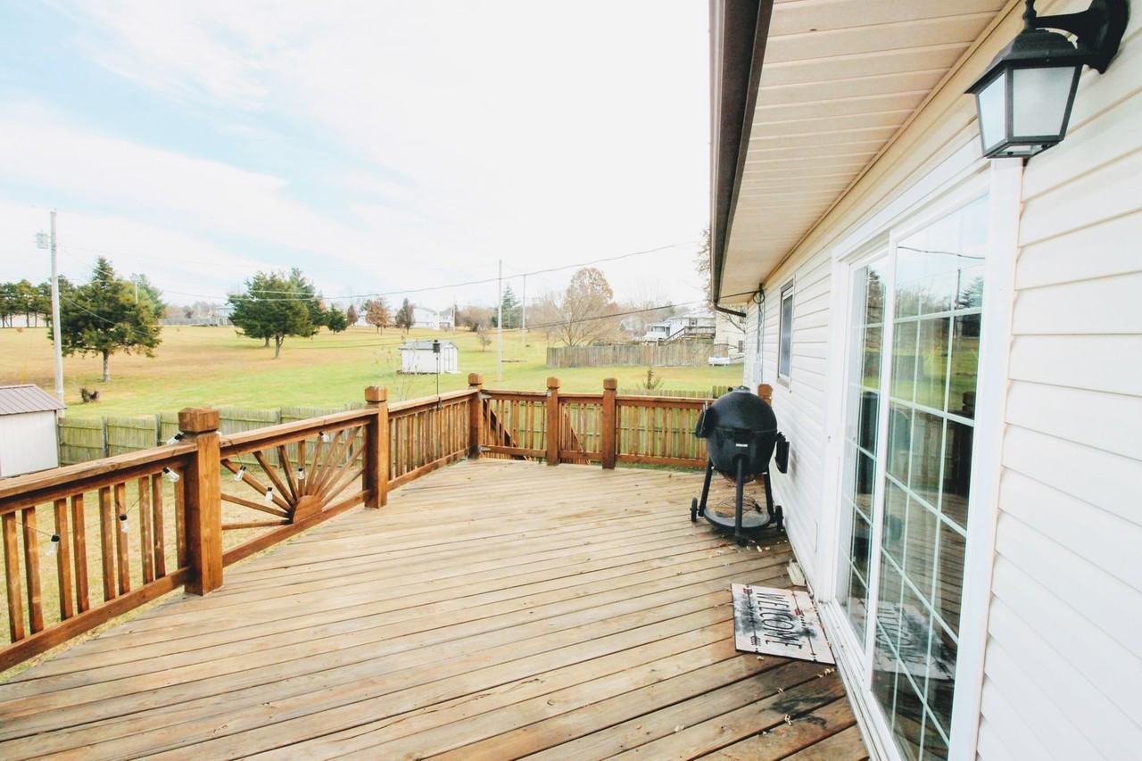 20365 Simmons Rd - Photo 2 of 10
