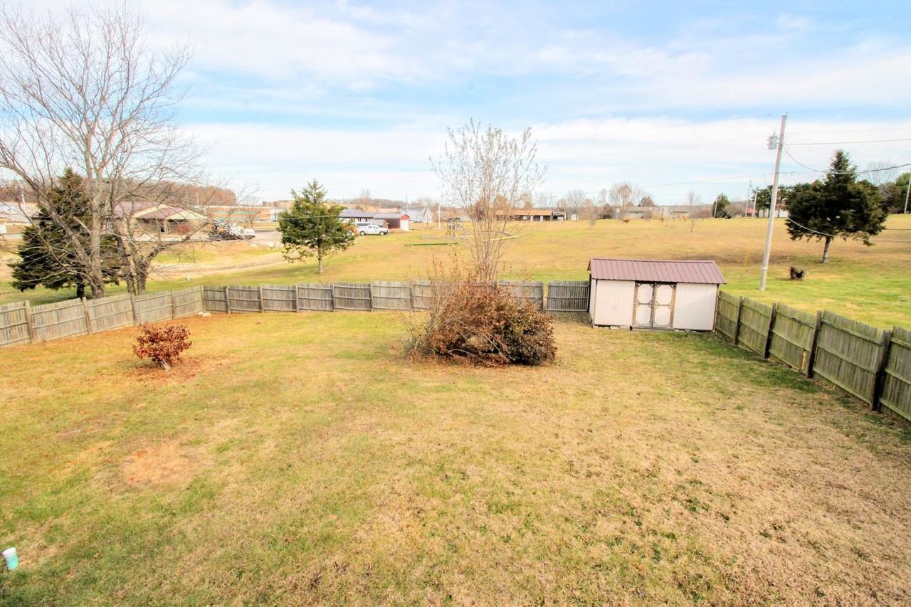 20365 Simmons Rd - Photo 3 of 10
