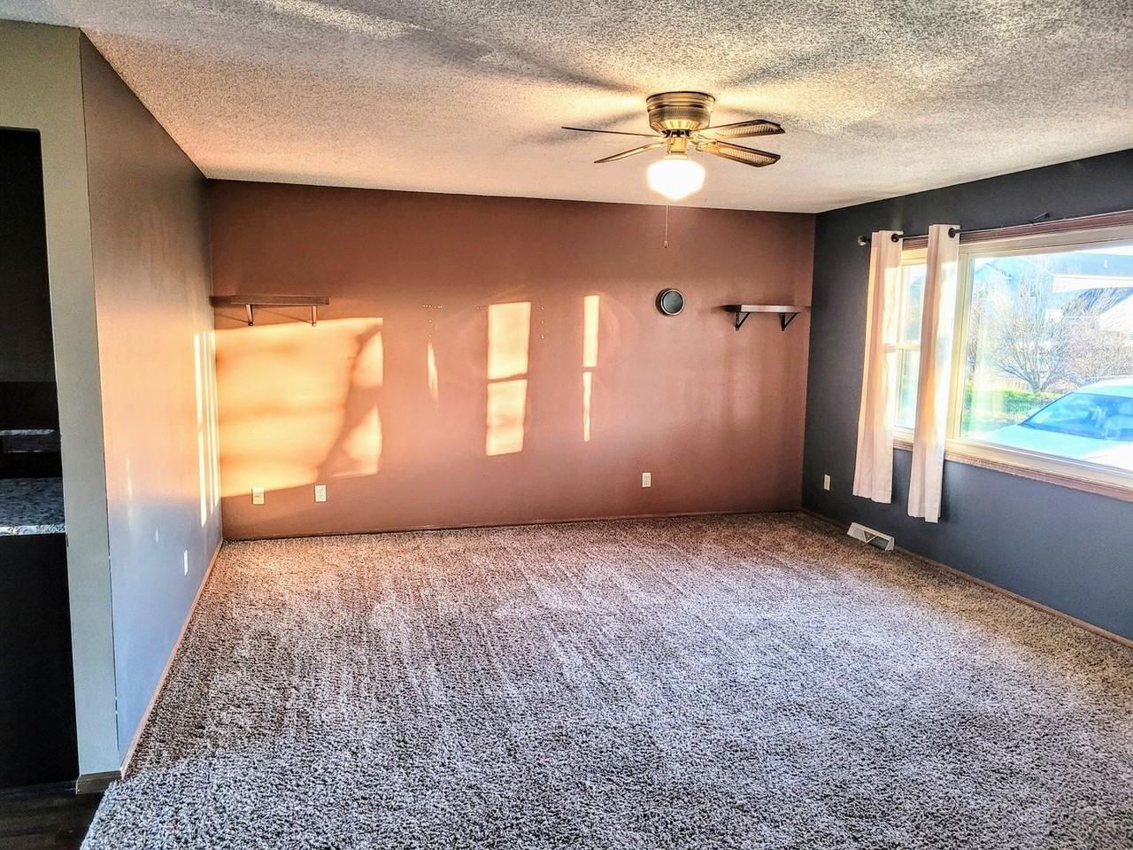 20365 Simmons Rd - Photo 4 of 10