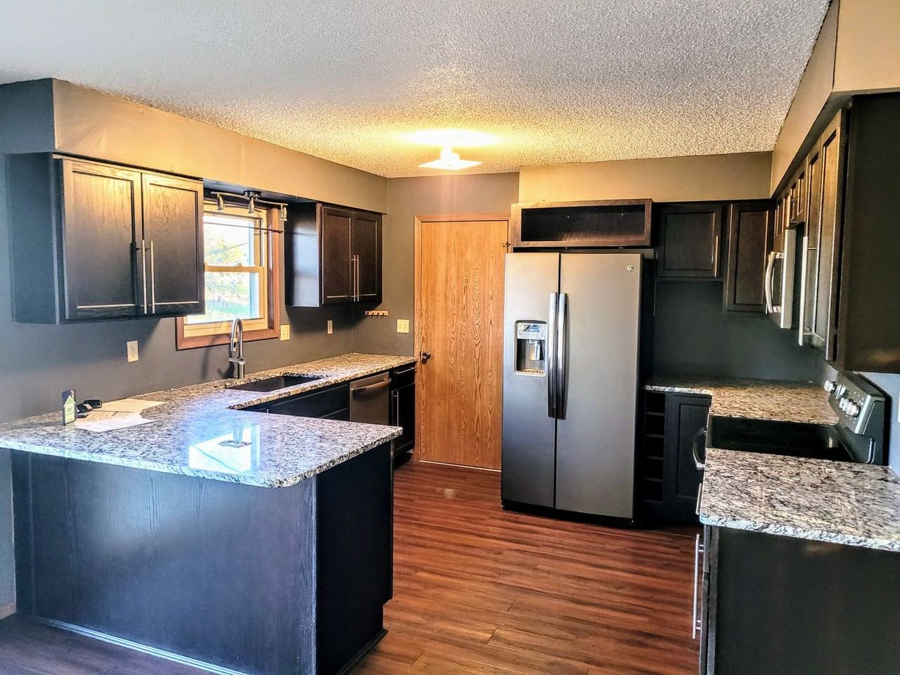 20365 Simmons Rd - Photo 5 of 10