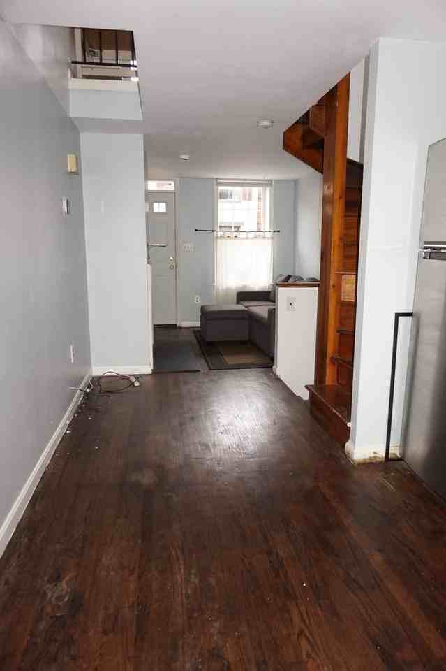 646 Dover St - Photo 2 of 17