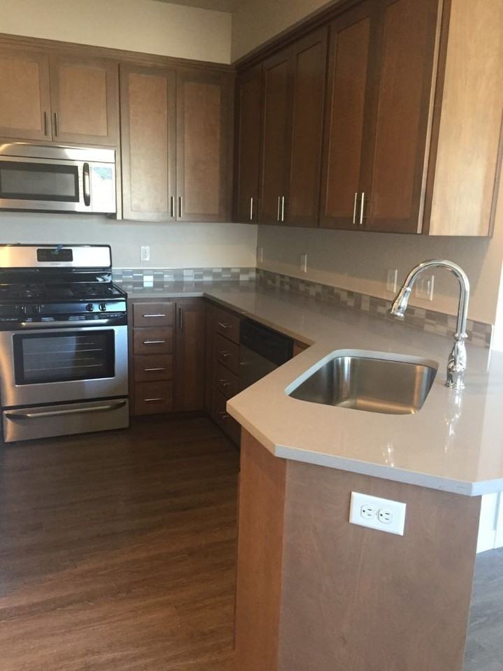 584 Fair Oaks Avenue - Photo 2 of 26