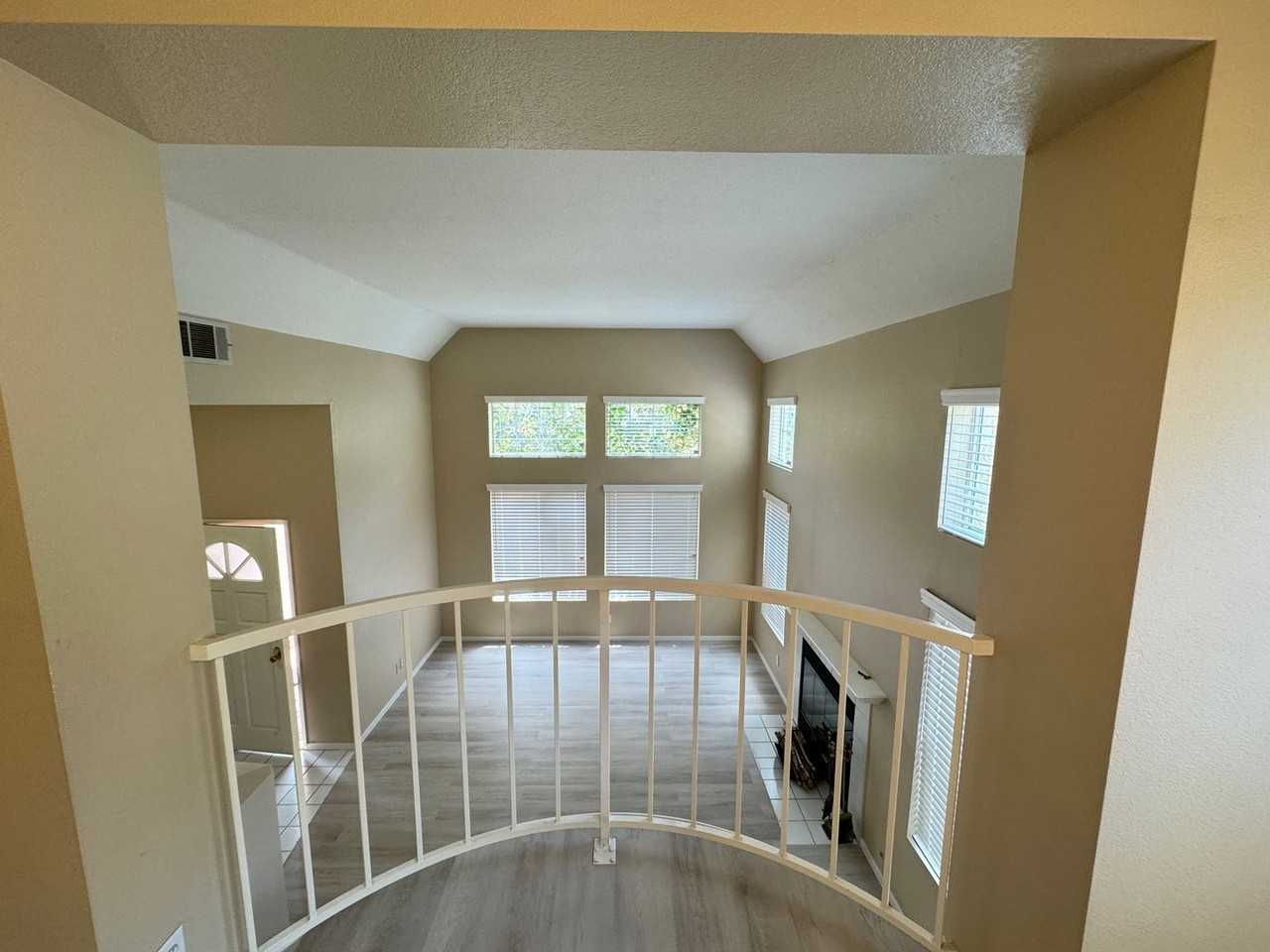 694 Warwick Ave - Photo 2 of 28