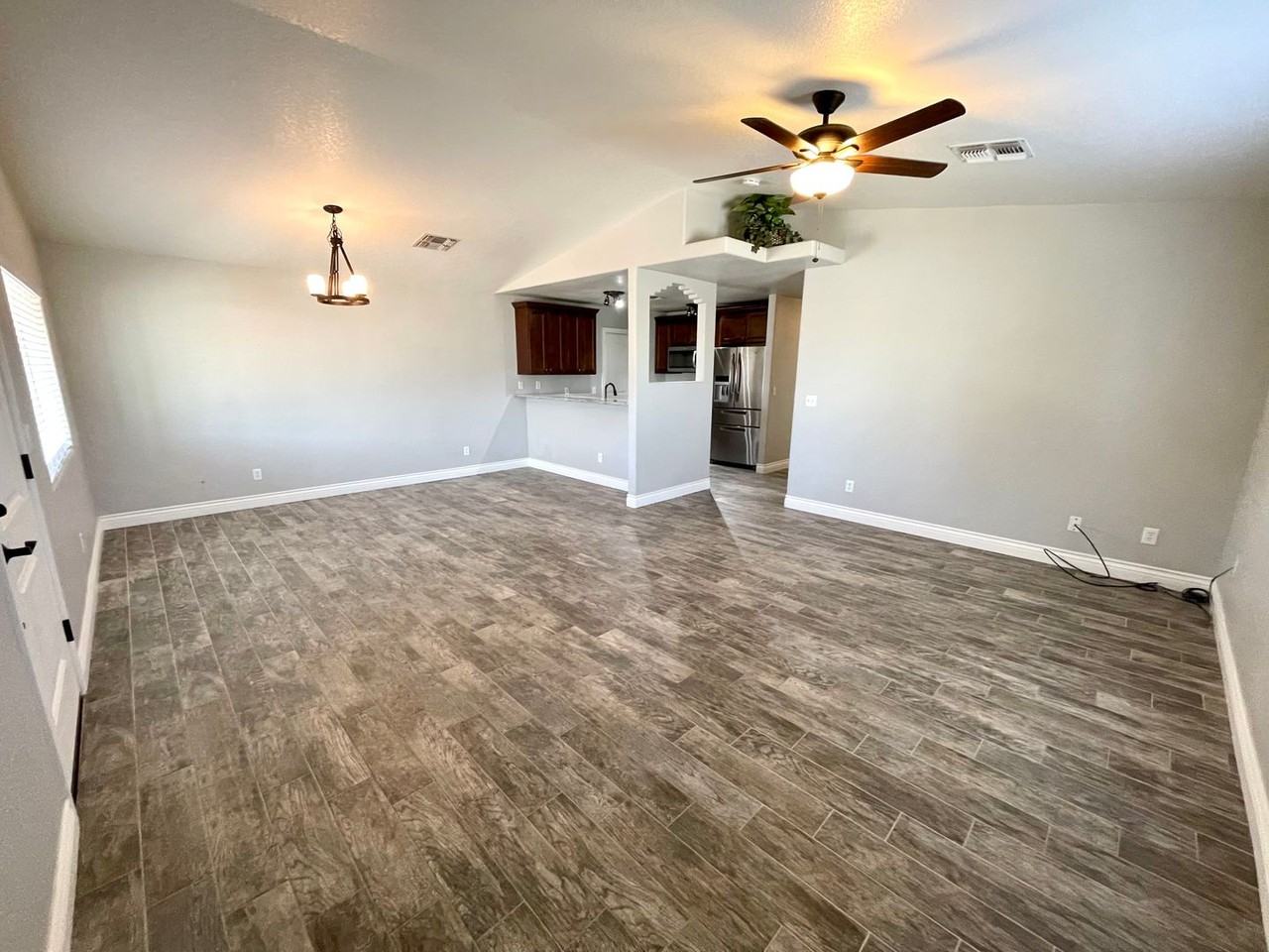 3217 N Sage St - Photo 3 of 28