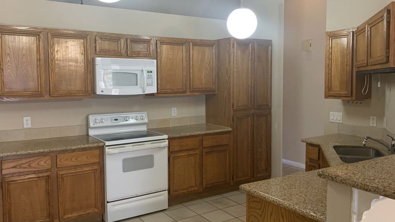 3730 Village Grove Dr - Photo 7 of 24