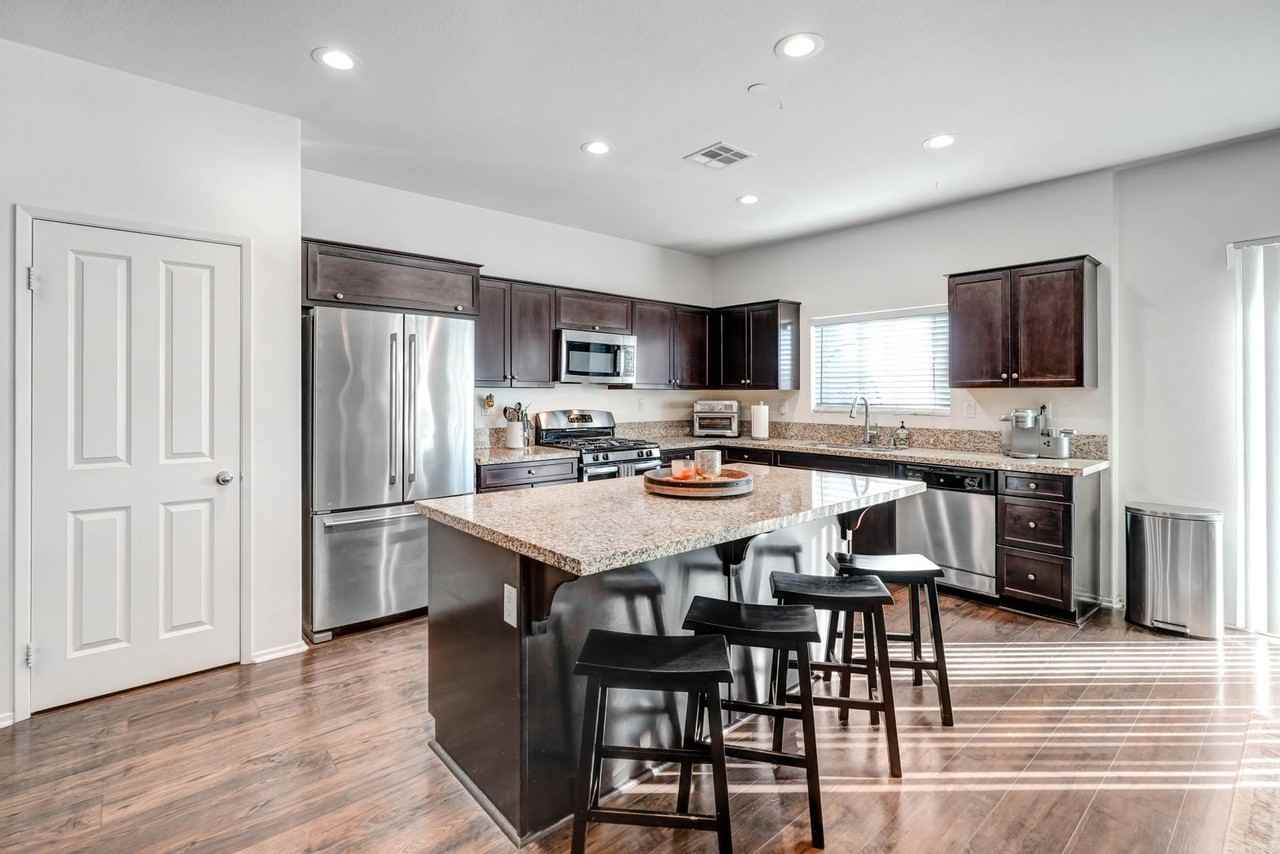 16731 Kalmia Ln - Photo 4 of 20