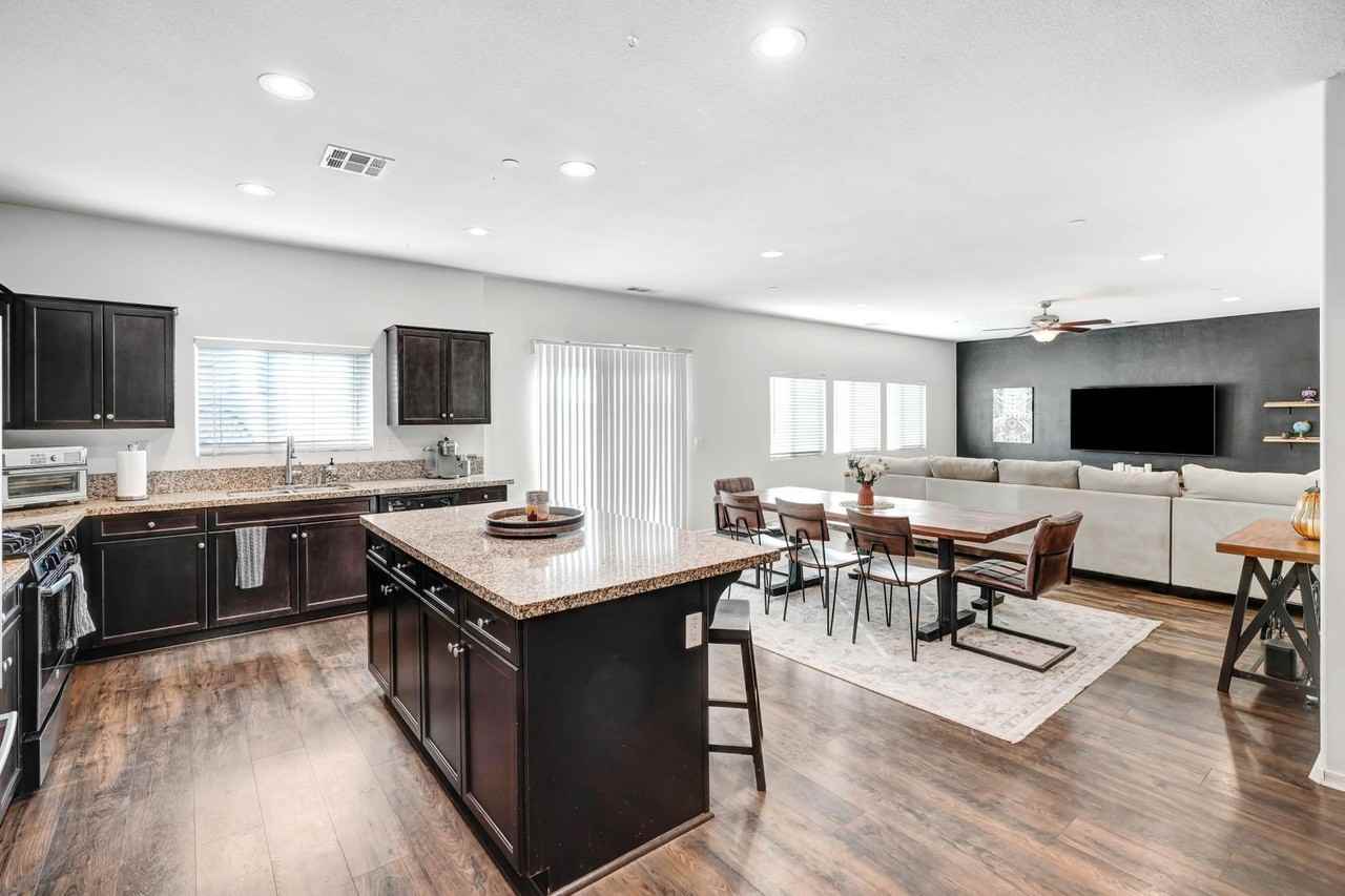 16731 Kalmia Ln - Photo 5 of 20