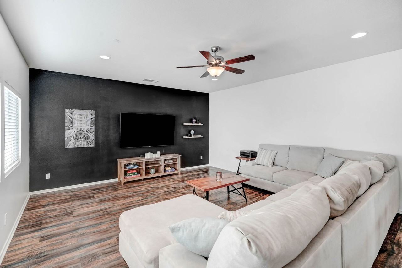 16731 Kalmia Ln - Photo 6 of 20