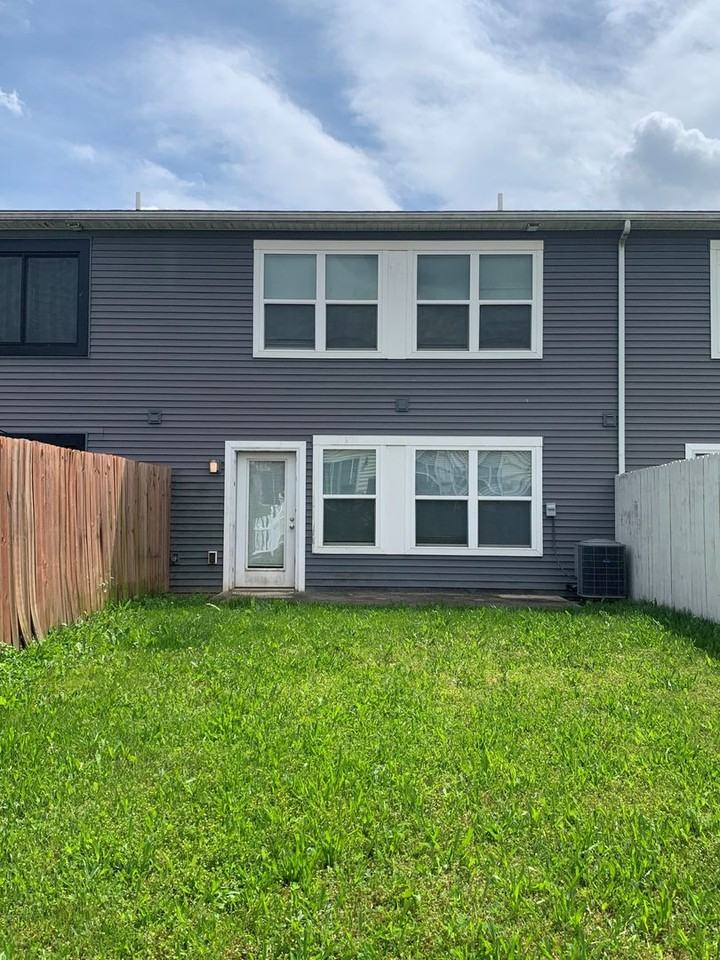 202 Merriweather Dr - Photo 3 of 44