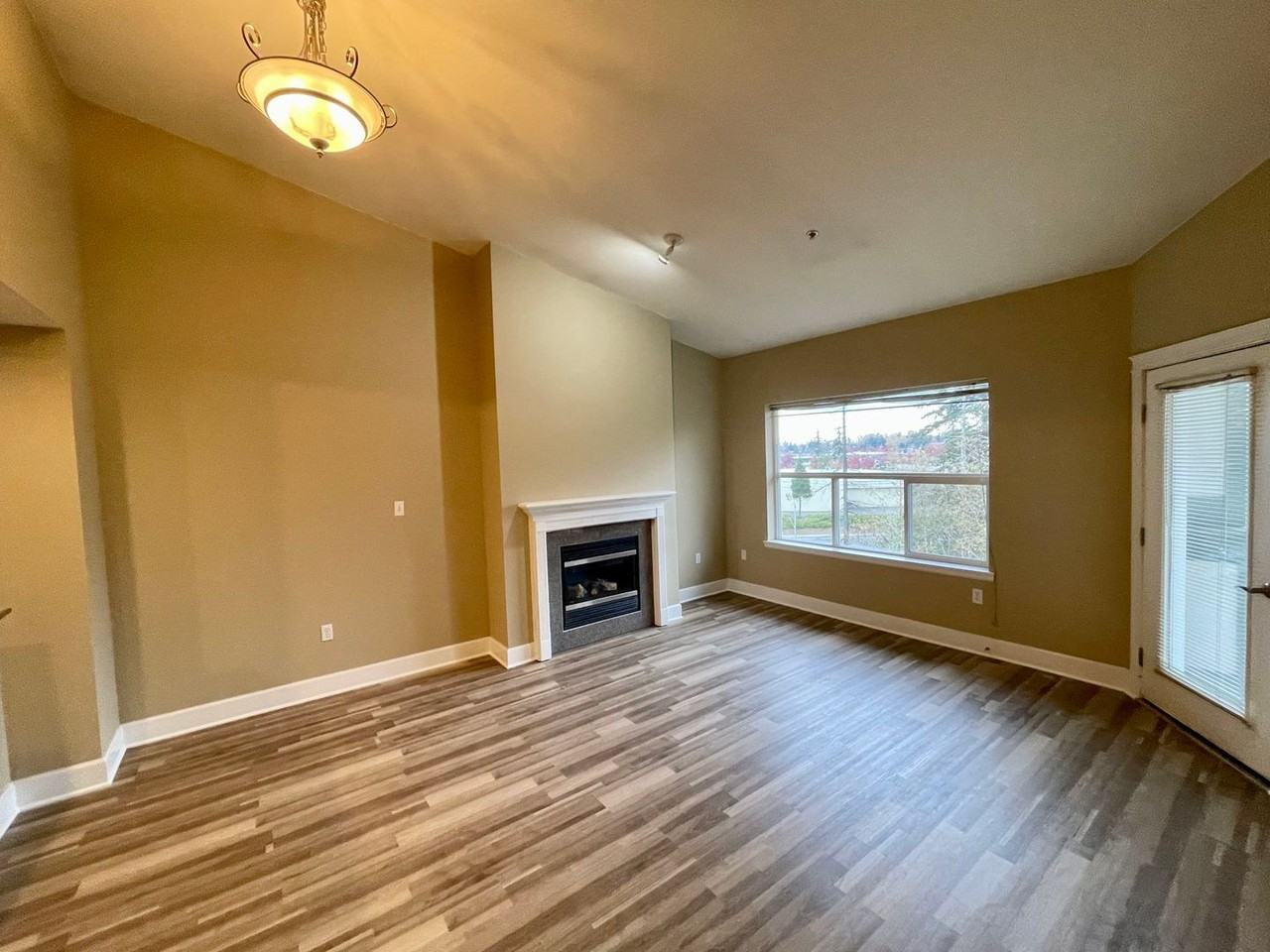 251 W Bakerview Rd #405 - Photo 2 of 30