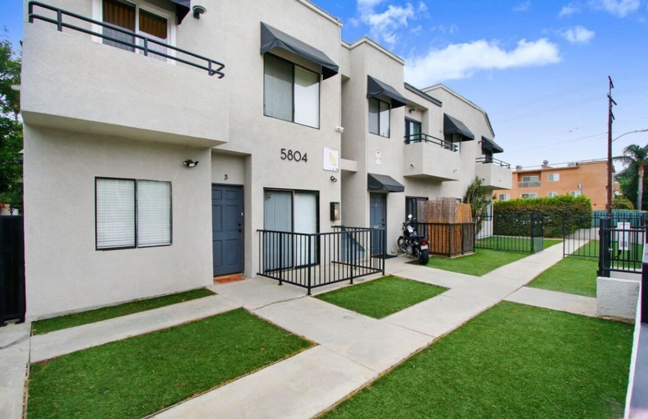 5804 Woodman - Photo 2 of 3