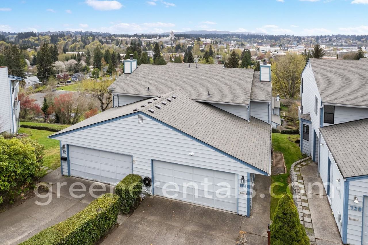 803 Mccormick St Se - Photo 2 of 30