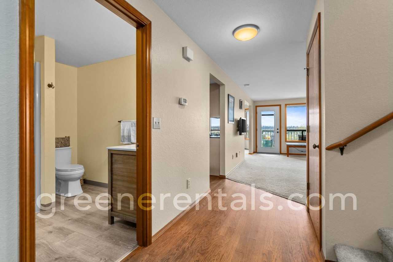 803 Mccormick St Se - Photo 3 of 30