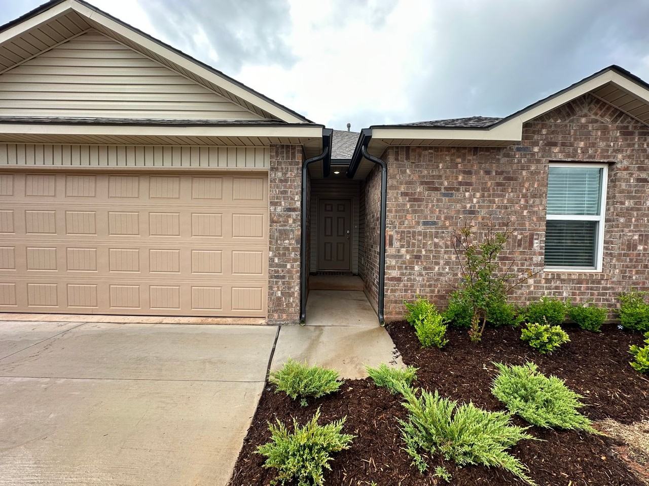 10516 Sw 41st Pl - Photo 4 of 32