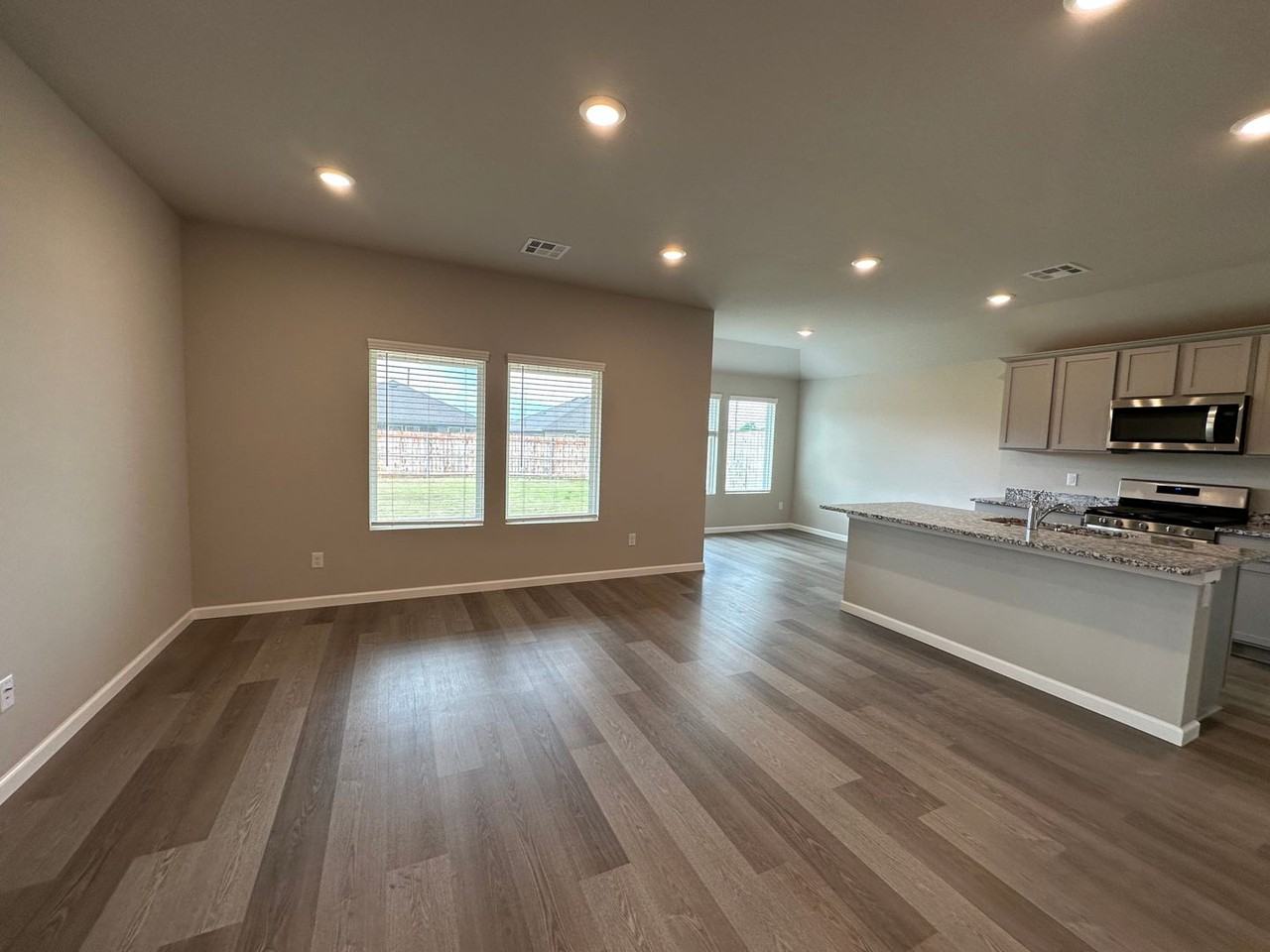 10516 Sw 41st Pl - Photo 6 of 32