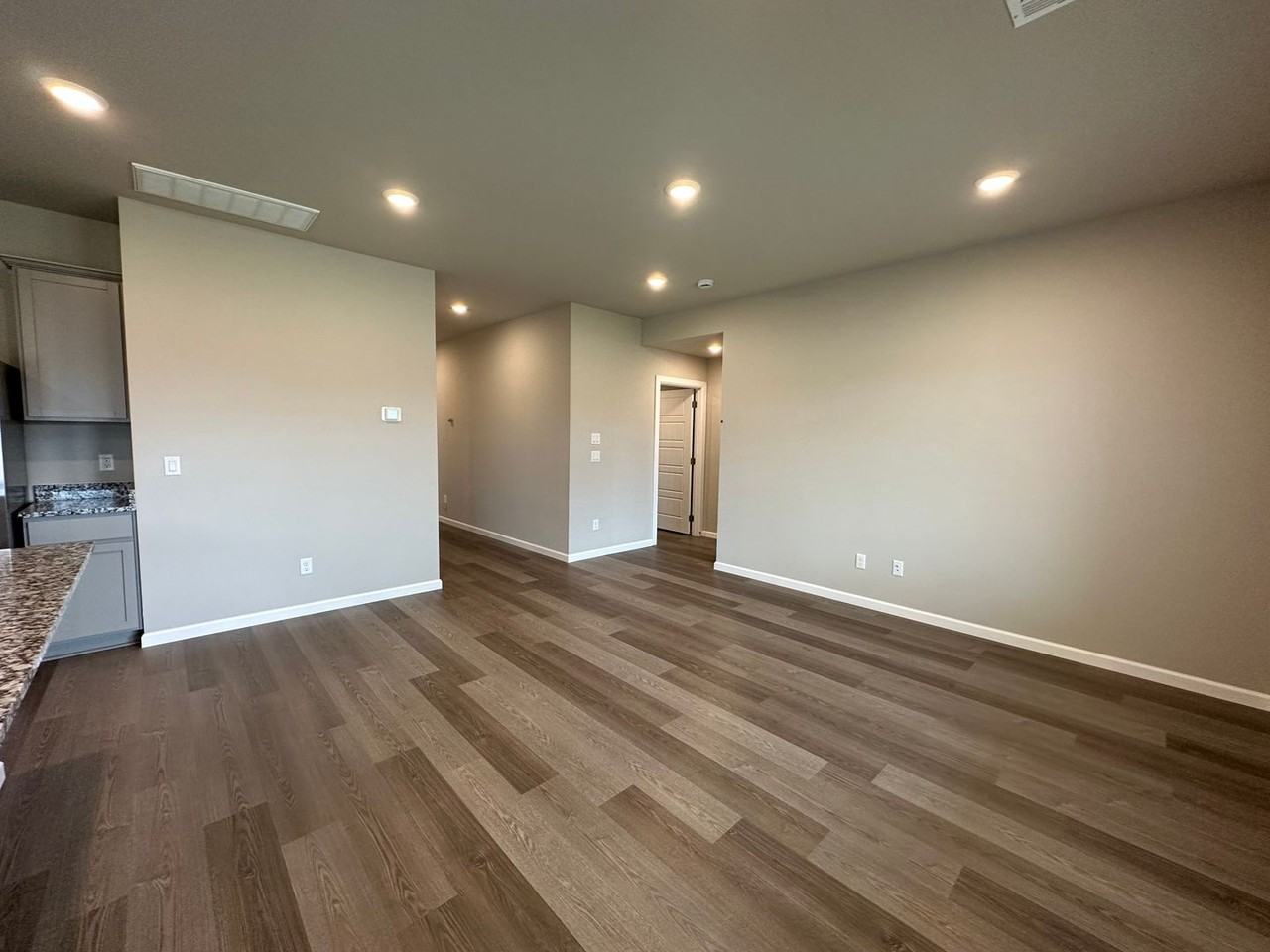 10516 Sw 41st Pl - Photo 7 of 32