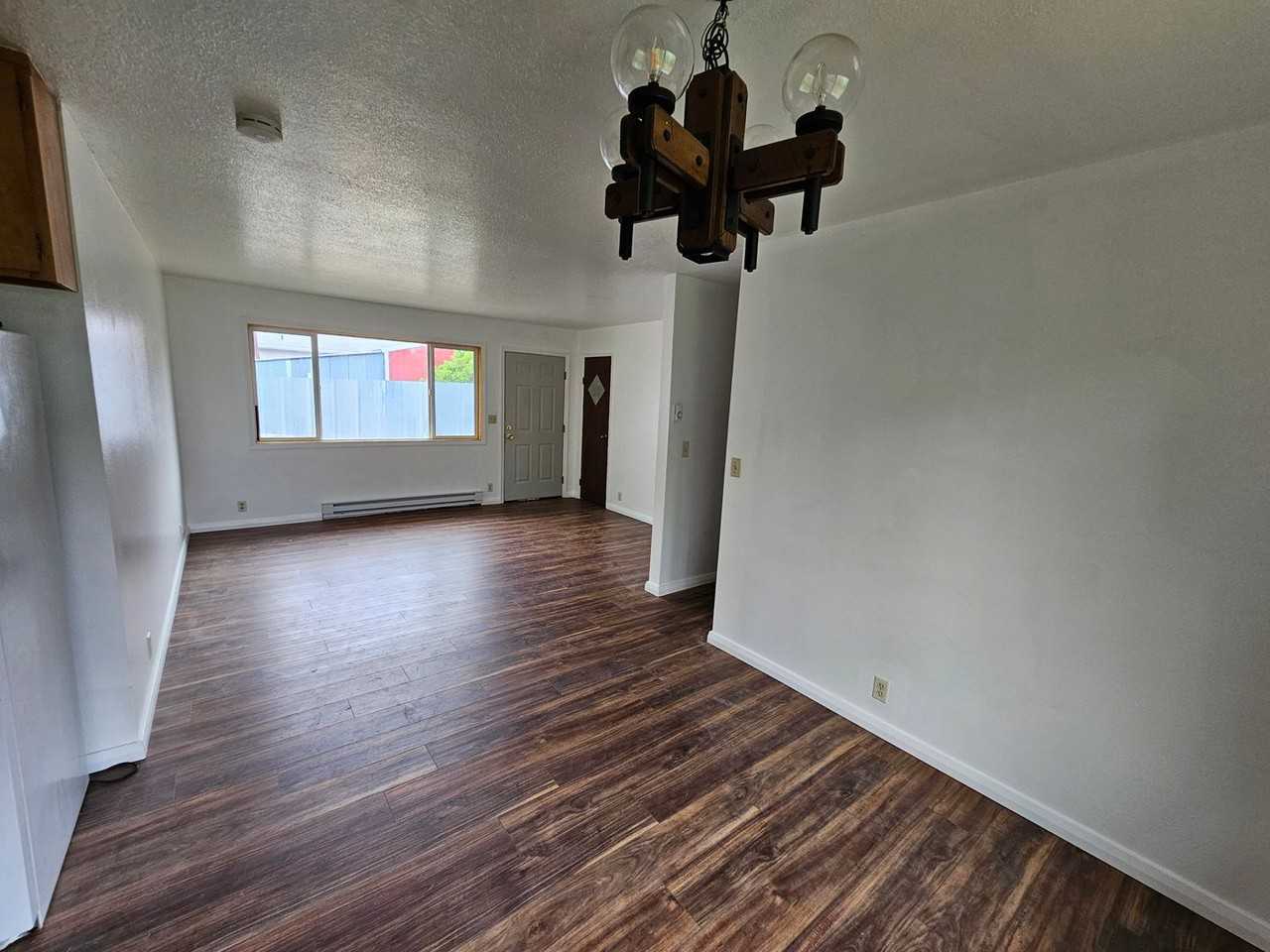 602 1/2 2nd St - Photo 3 of 10