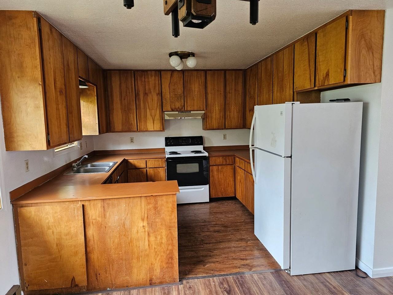 602 1/2 2nd St - Photo 4 of 10