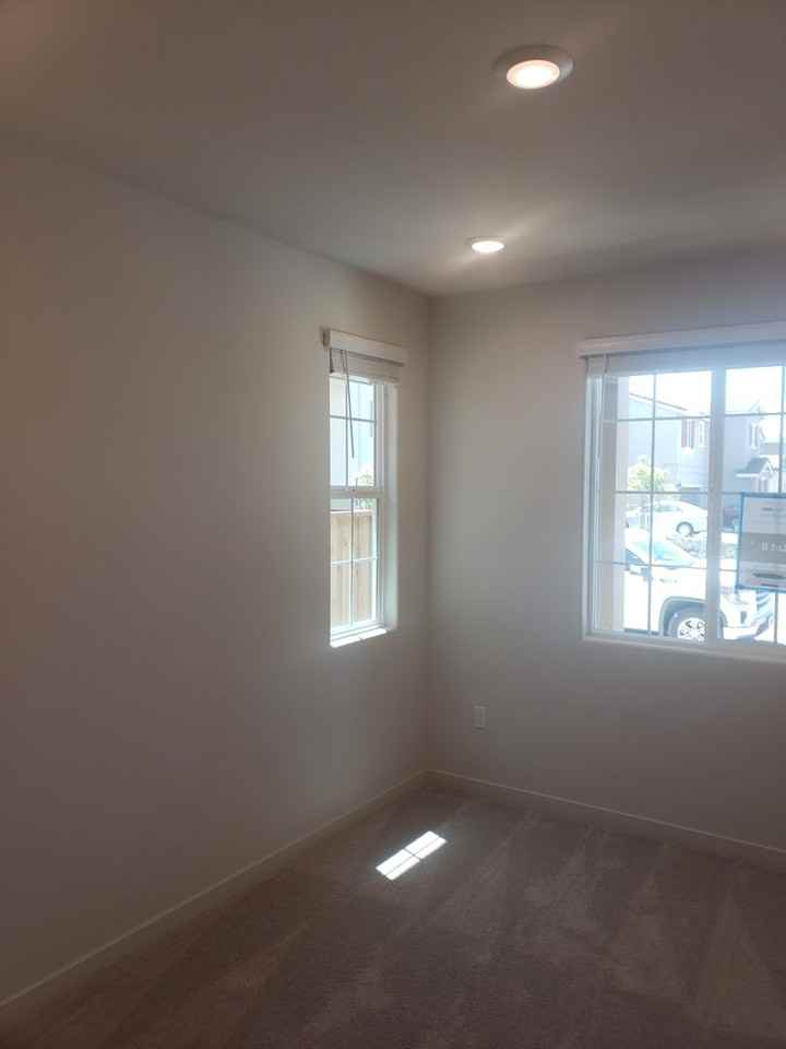 2940 Sugar Pine Street - Photo 2 of 37