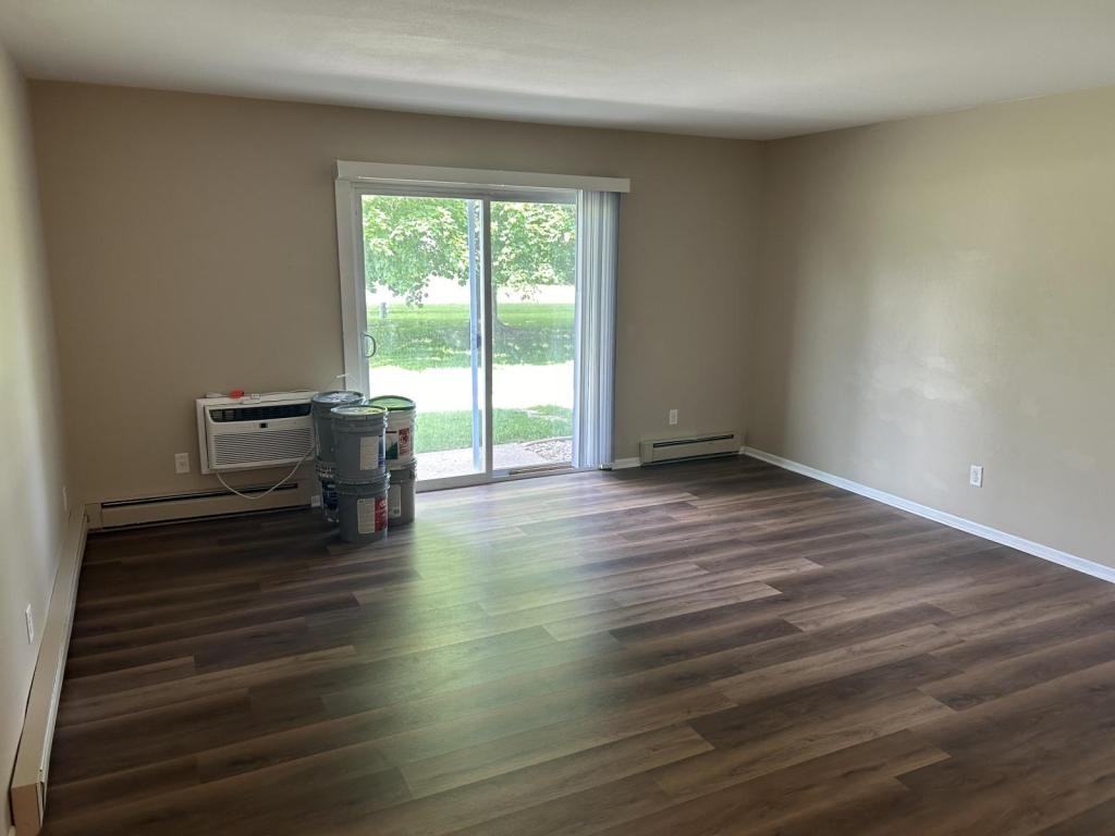 6578 Lake Rd - Photo 3 of 9