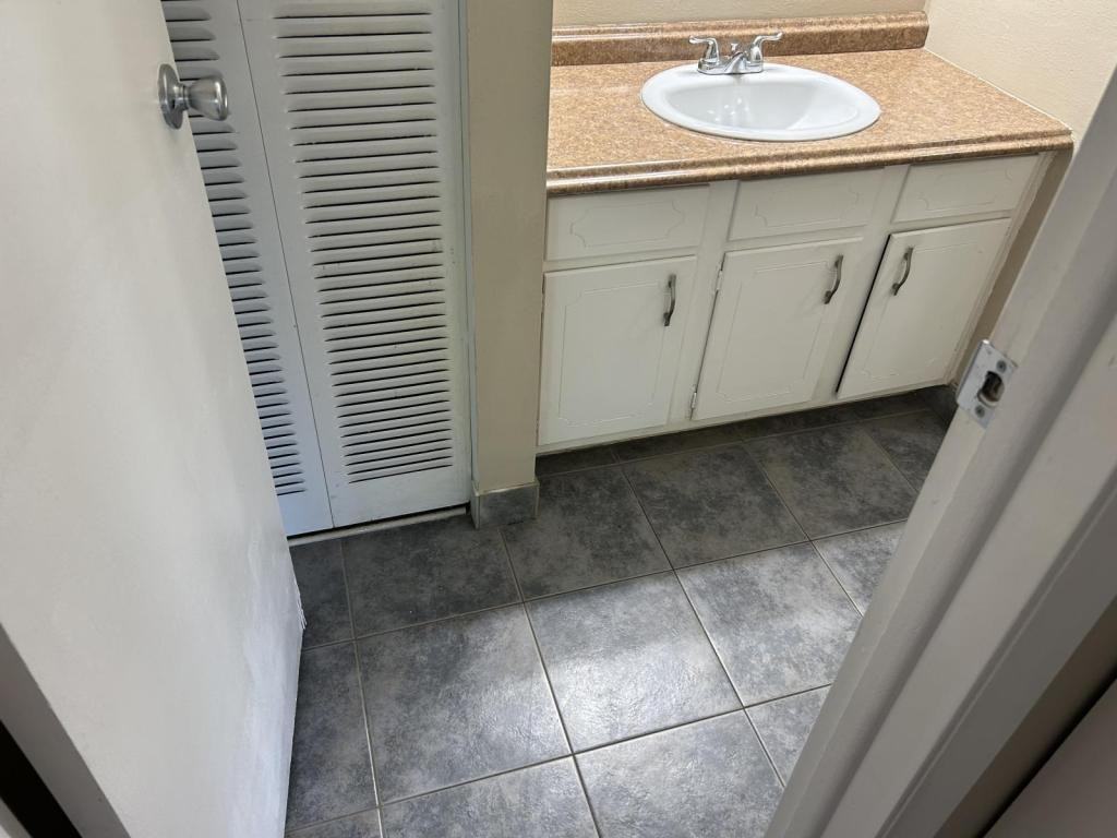 6578 Lake Rd - Photo 5 of 9